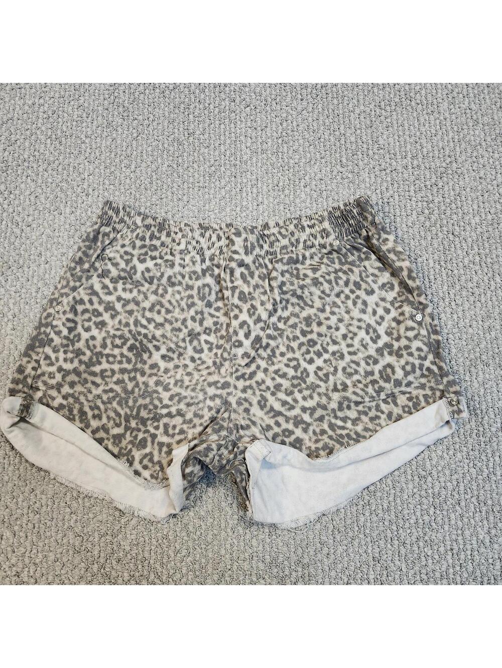 Urban Daizy Leopard Print Shorts with Elastic Waistband Size Large